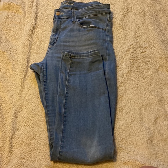Universal Thread size 8 mid rise skinny Jean - Picture 2 of 3